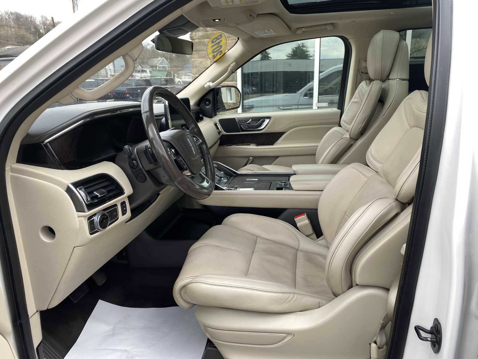 Used 2018 Lincoln Navigator L Reserve w/ Technology Package image 9