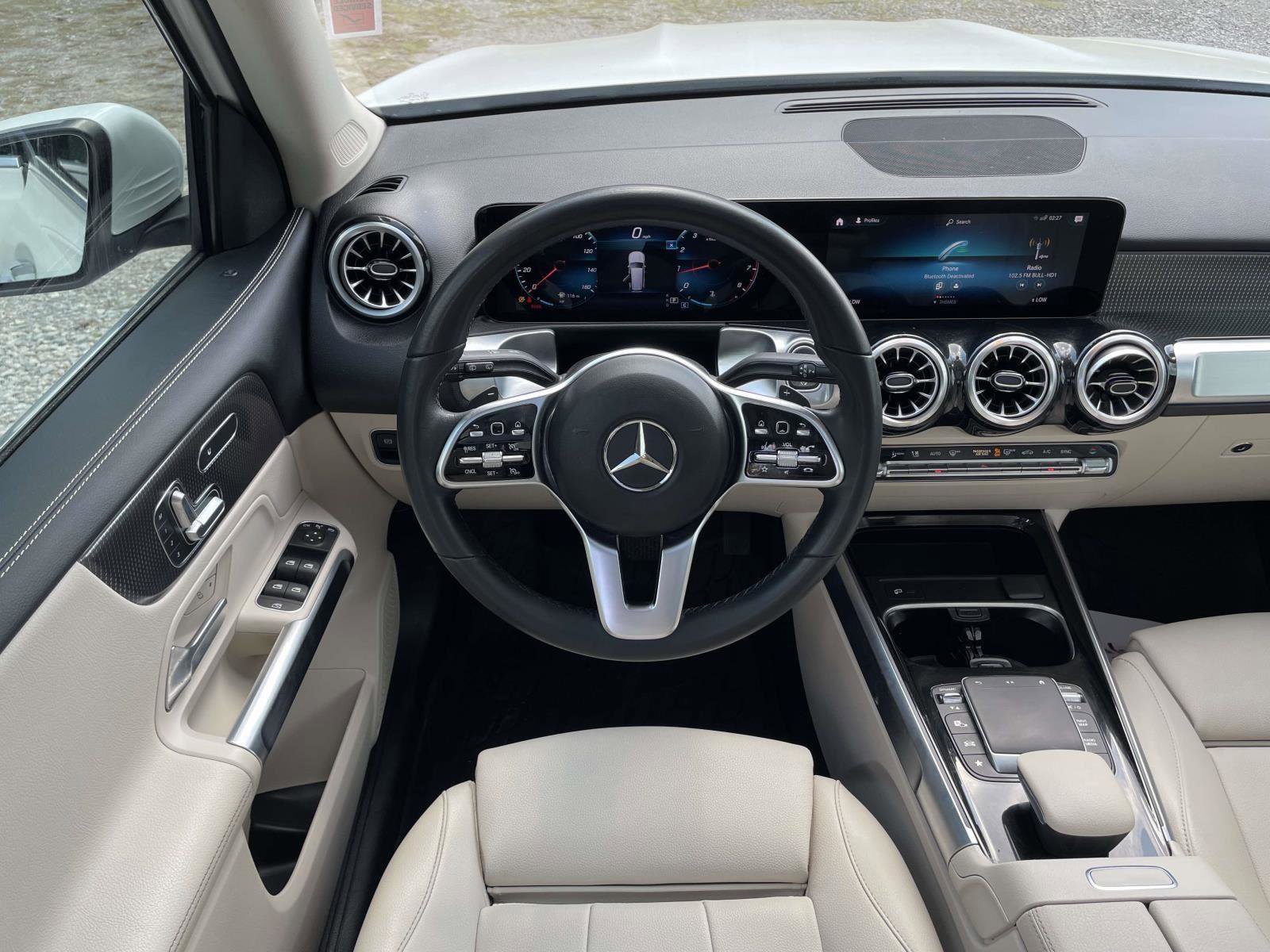 Used 2022 Mercedes-Benz GLB 250 4MATIC w/ Premium Package Lite image 2