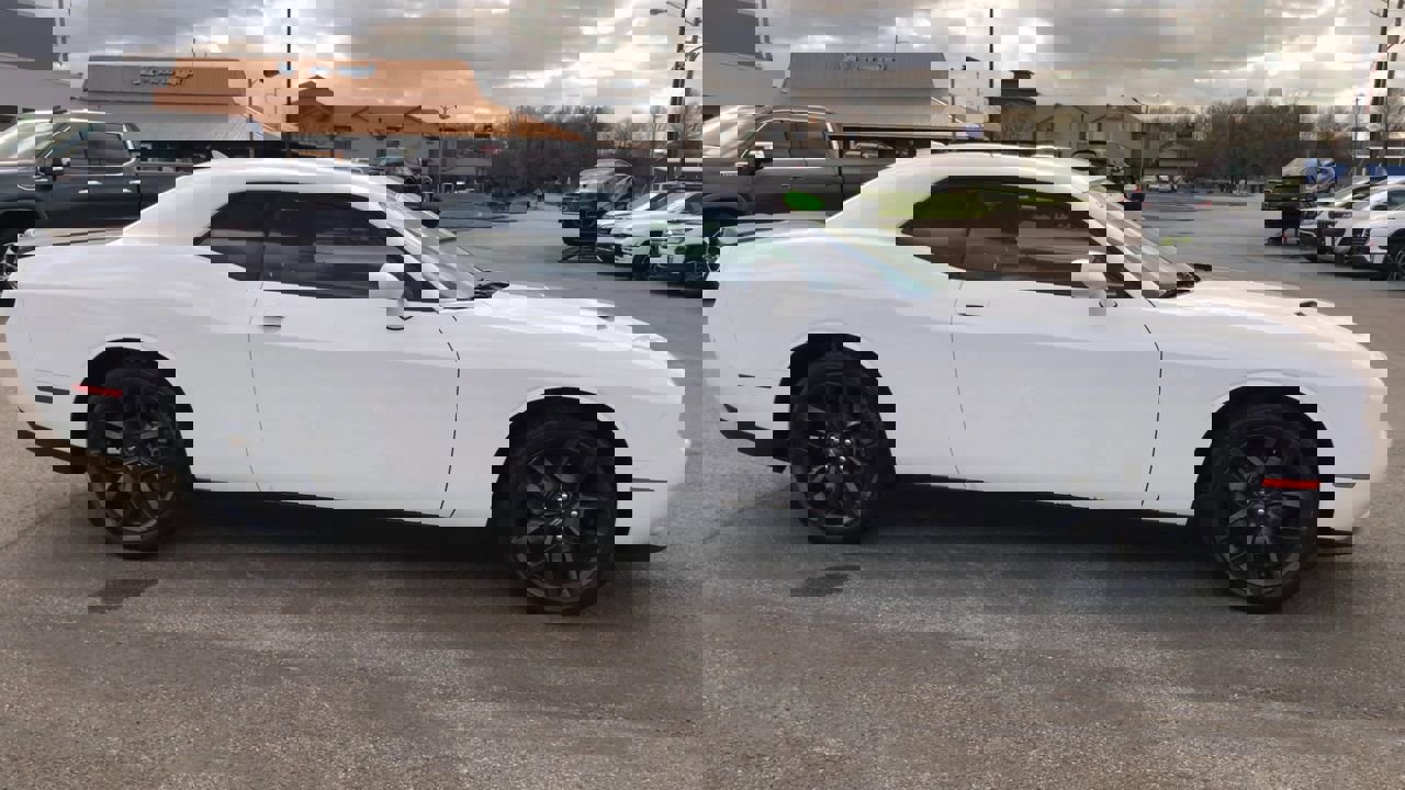 Used 2021 Dodge Challenger SXT w/ Blacktop Package image 8