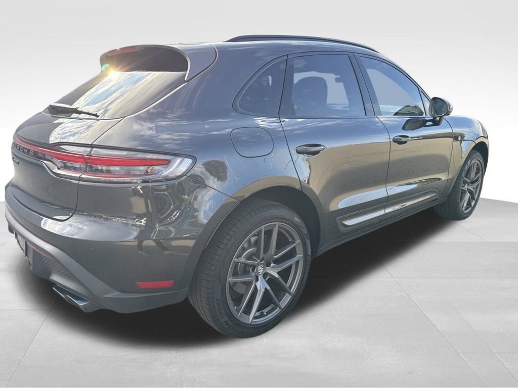 Used 2025 Porsche Macan Base image 5