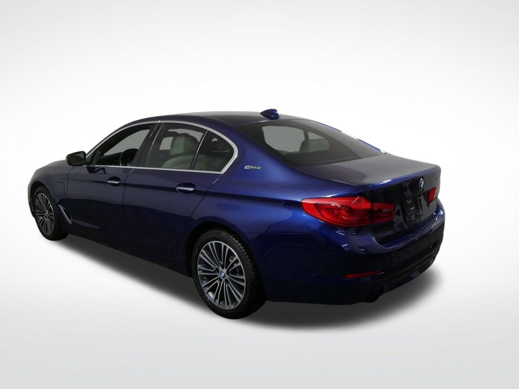 Used 2018 BMW 530e xDrive w/ Premium Package 2 AWD/4WD image 7