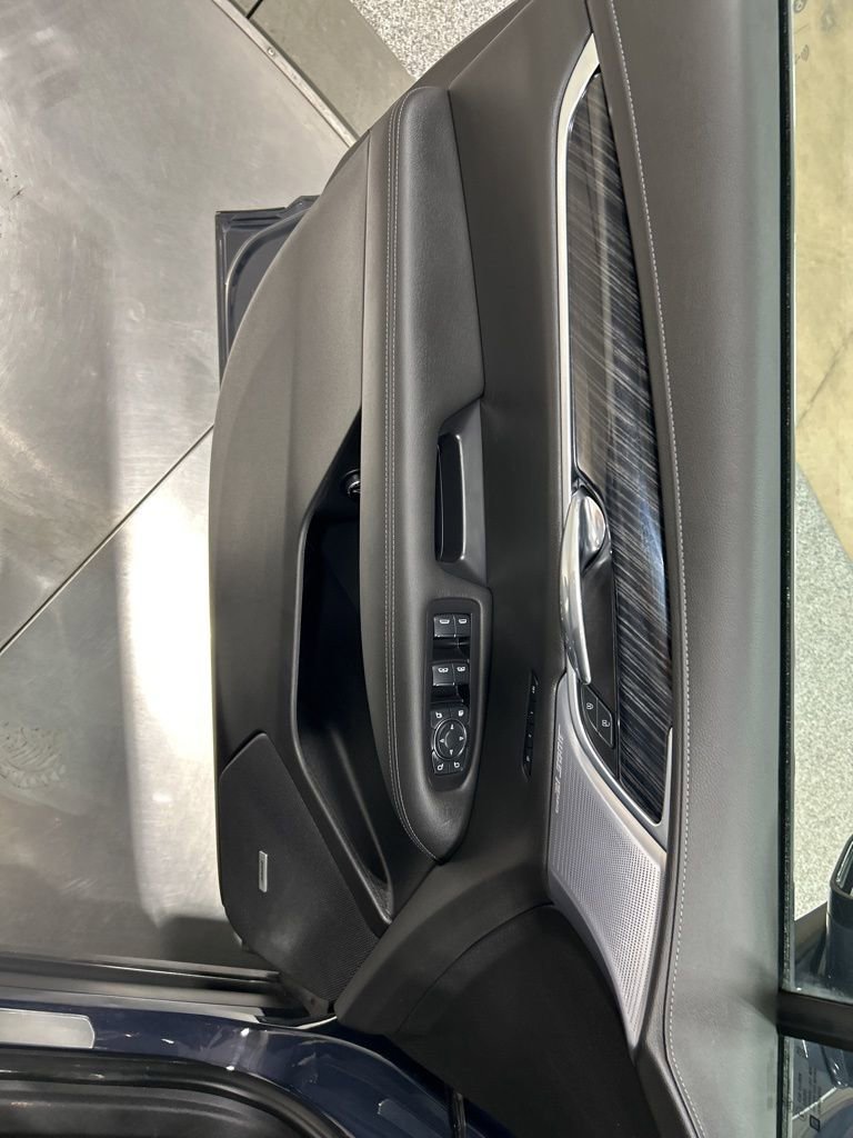 Used 2024 Cadillac XT6 Premium Luxury w/ Technology Package image 13