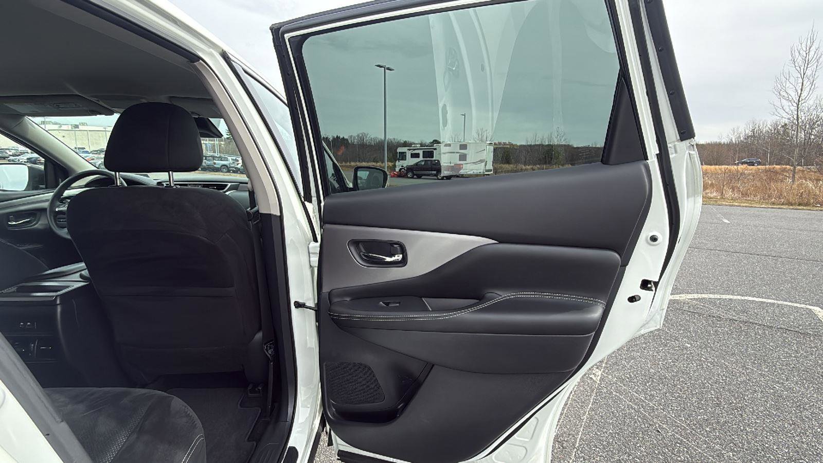 Used 2020 Nissan Murano S w/ Technology Package image 19