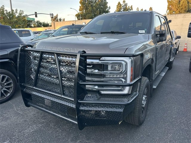 Used 2023 Ford F350 Lariat image 3