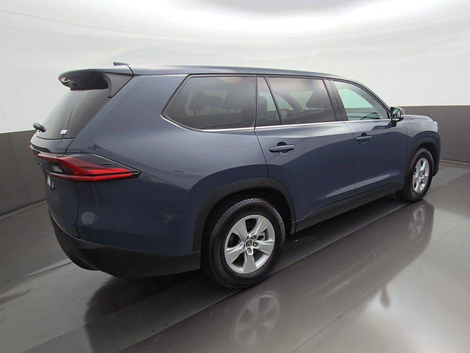 Certified 2025 Toyota Grand Highlander FWD image 10