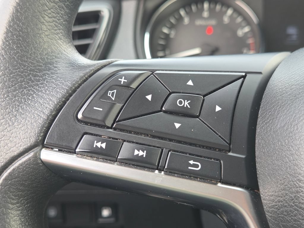 Used 2020 Nissan Rogue S AWD/4WD image 14
