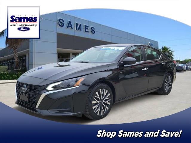 Used 2024 Nissan Altima 2.5 SV image 1