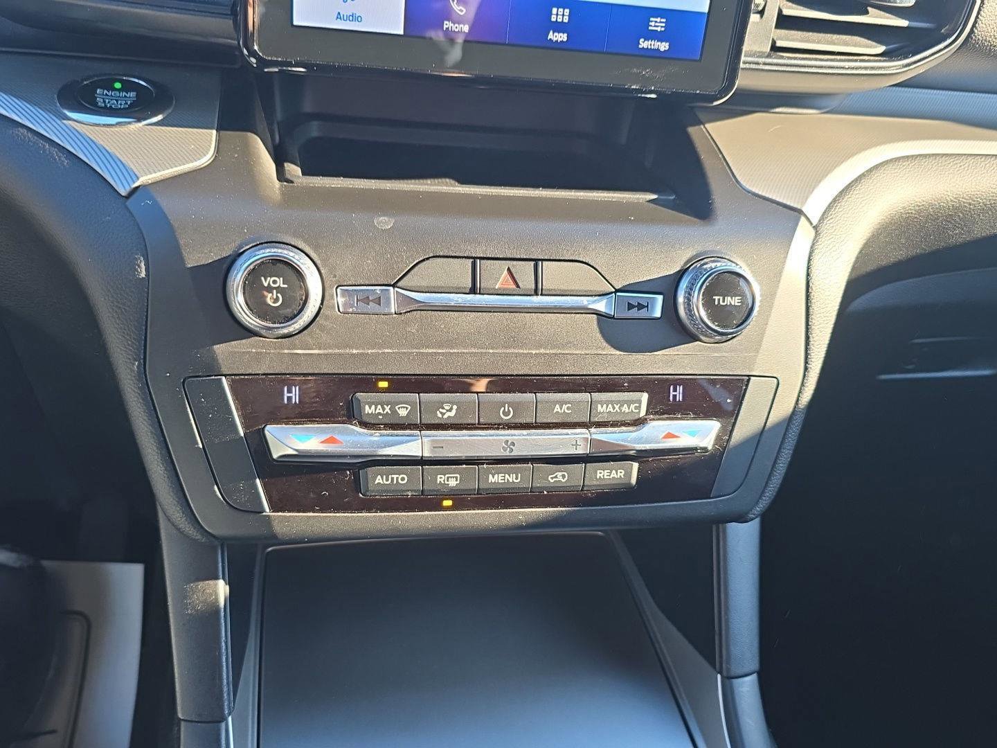 Used 2020 Ford Explorer XLT image 21