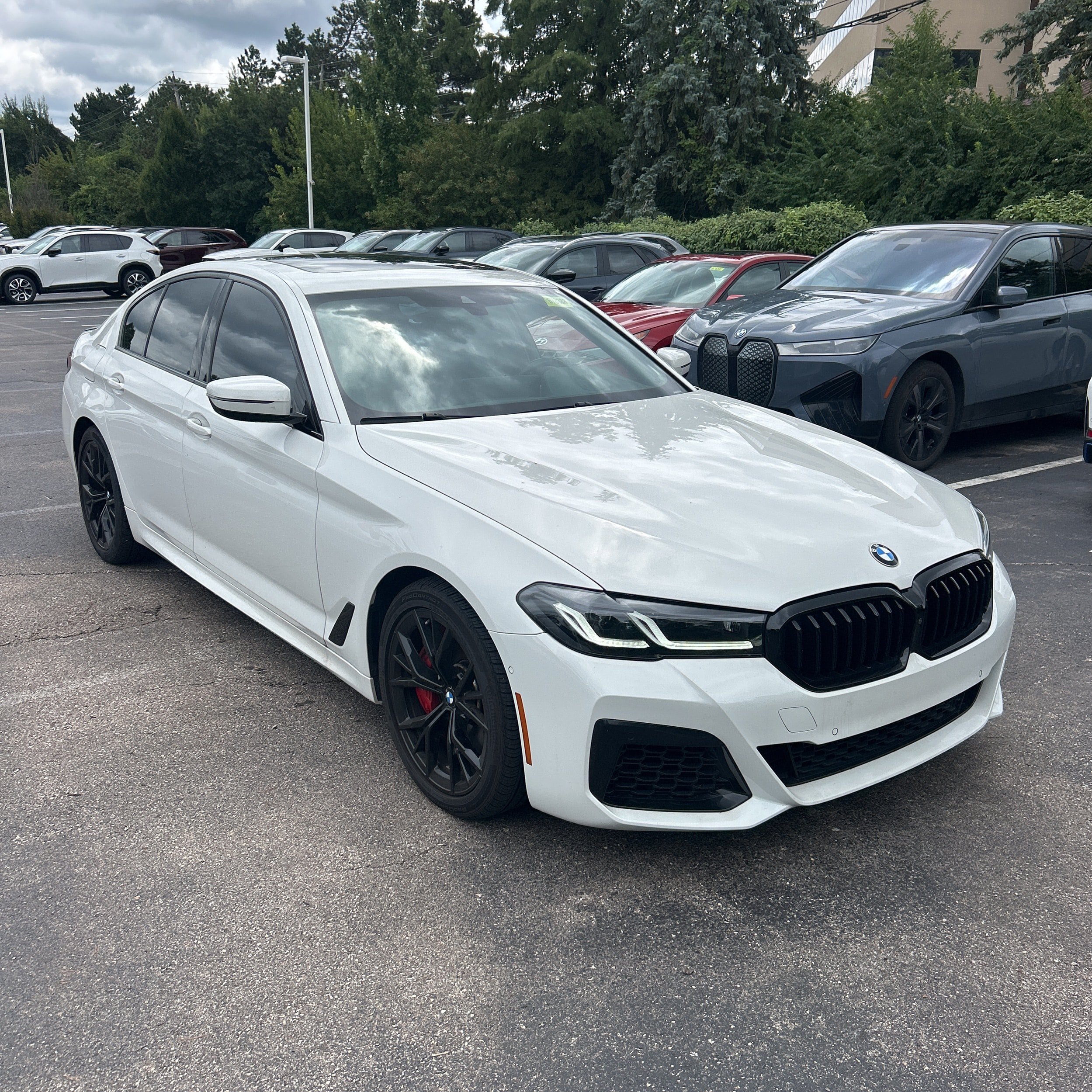 Used 2021 BMW 540i xDrive w/ M Sport Package AWD/4WD image 11