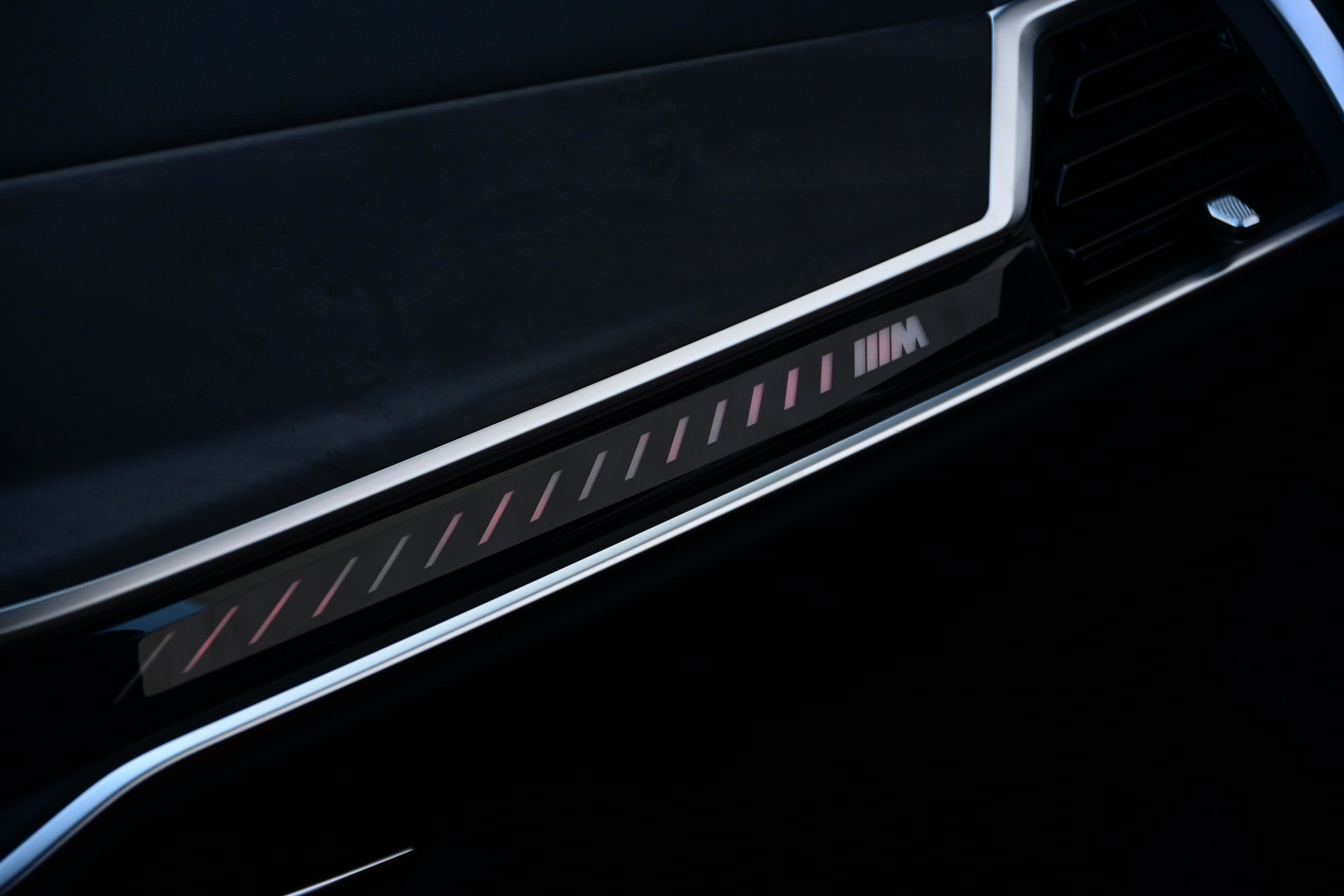 New 2026 BMW X7 M60i image 23