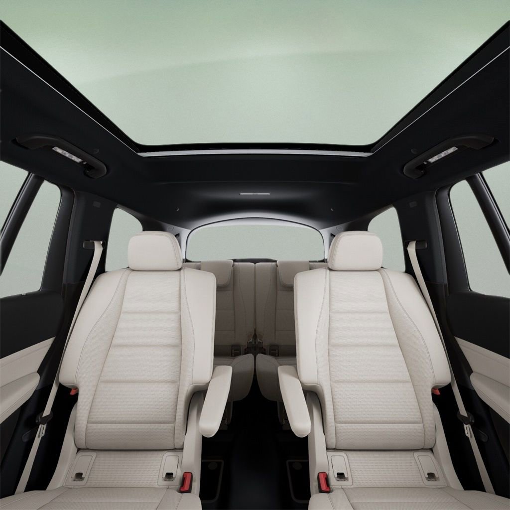 Used 2025 Mercedes-Benz GLS 450 4MATIC image 44