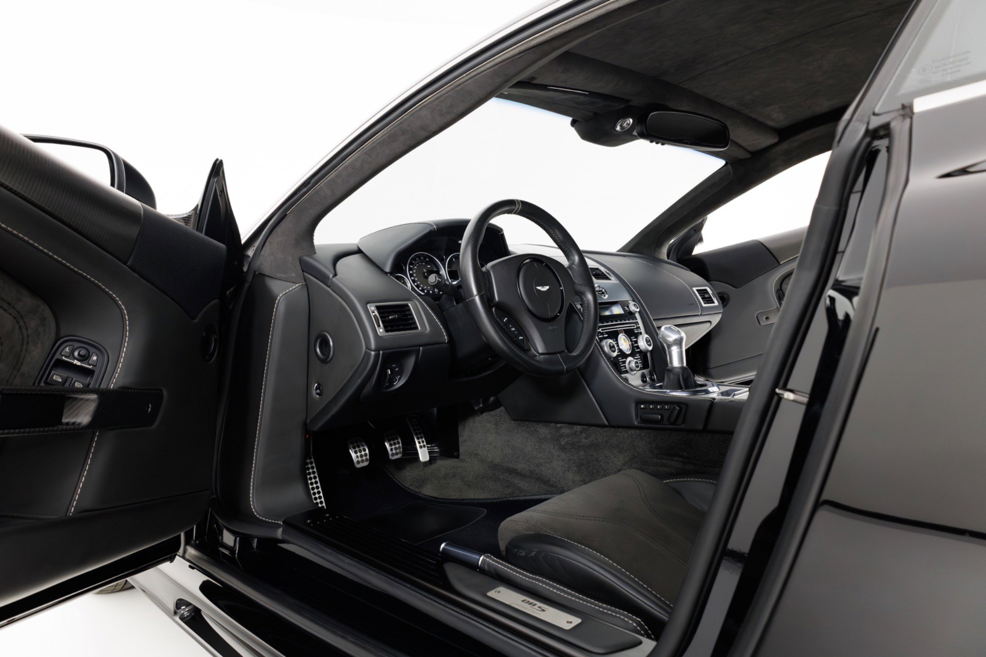 Used 2009 Aston Martin DBS Coupe RWD image 13