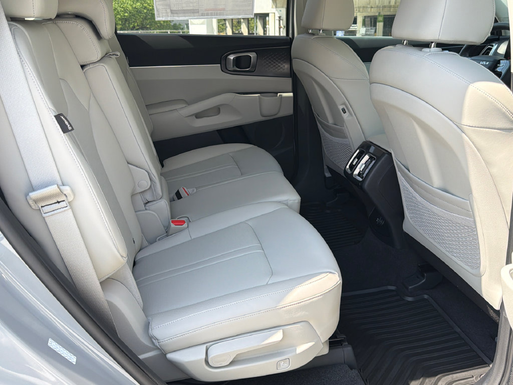 New 2026 Kia Sorento S w/ S Panoramic Sunroof Package AWD/4WD image 15