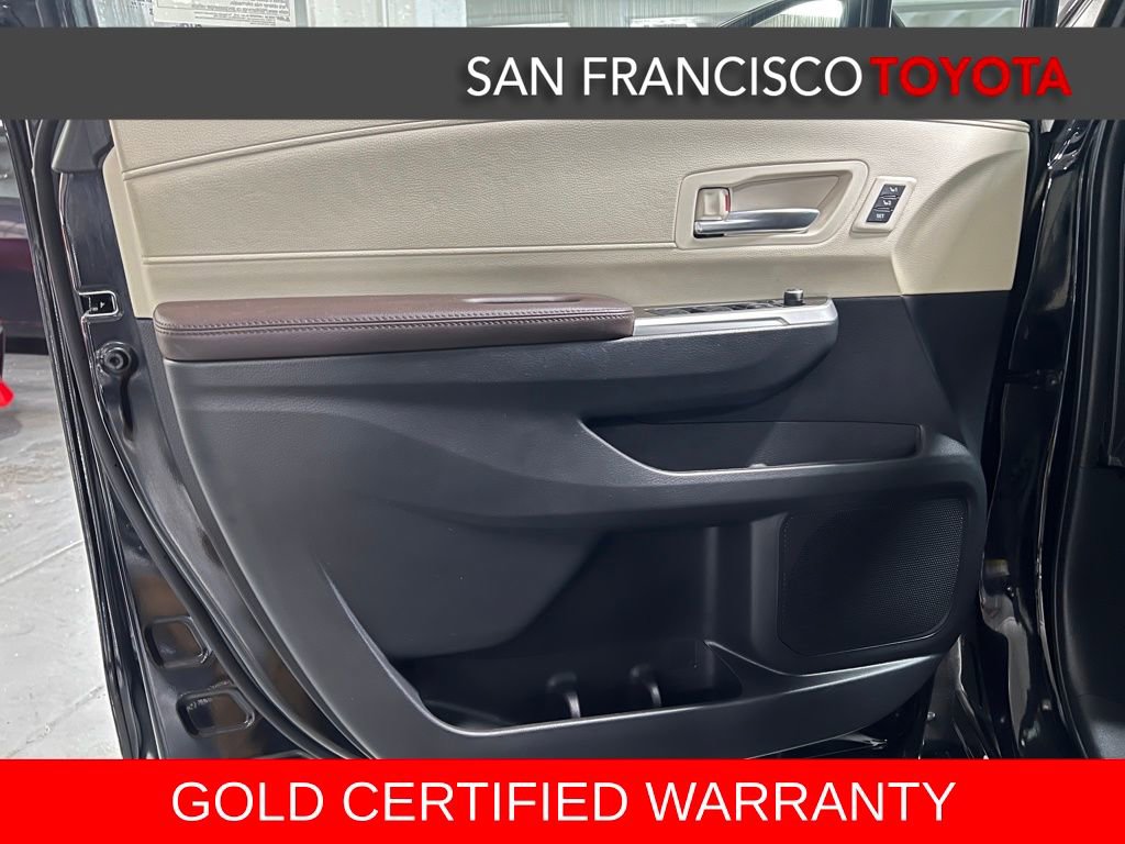 Certified 2022 Toyota Sienna Platinum image 42