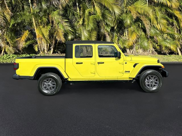 Used 2024 Jeep Gladiator Sport image 4