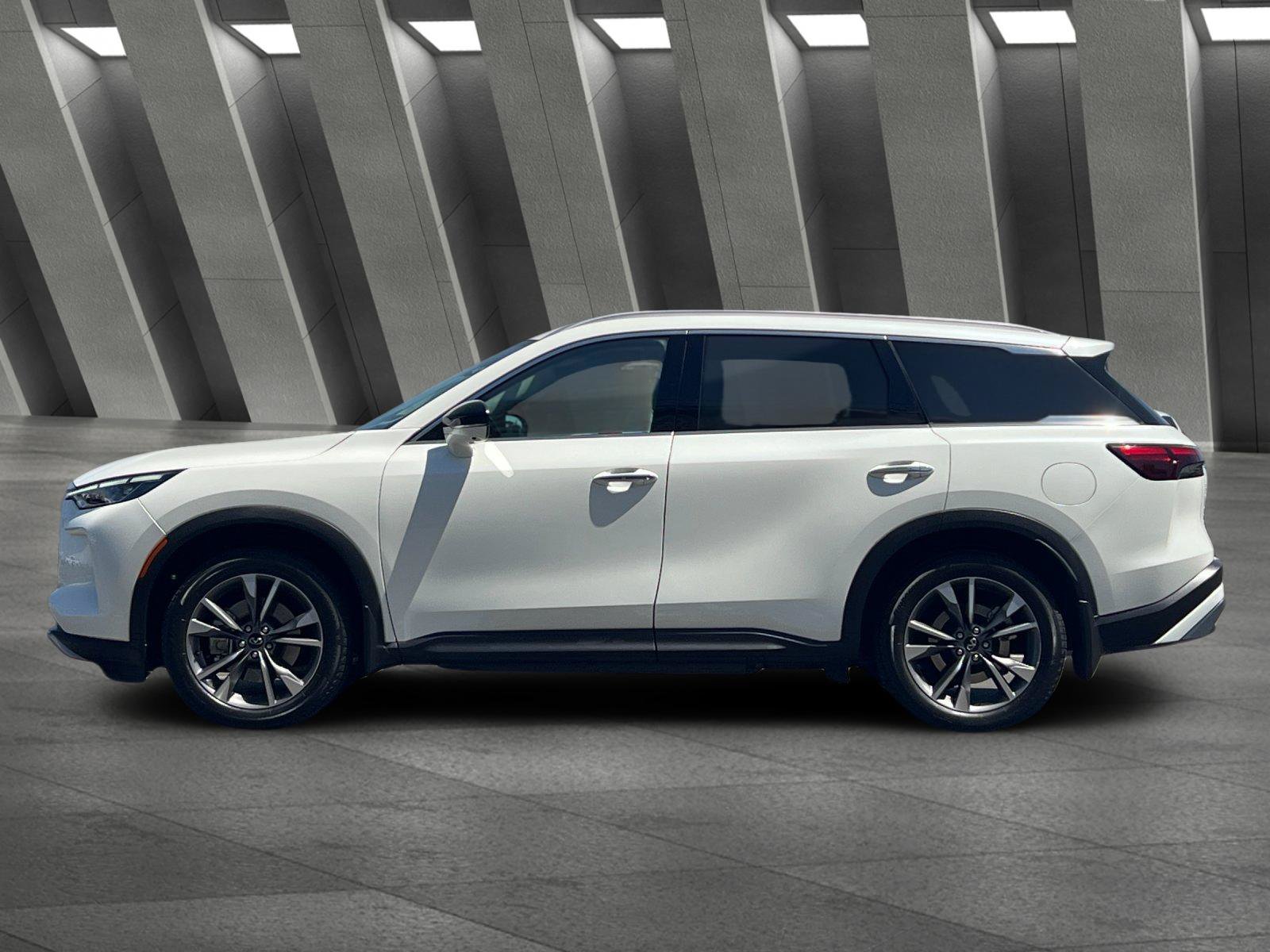 Used 2022 INFINITI QX60 Luxe w/ Cargo Package FWD image 7