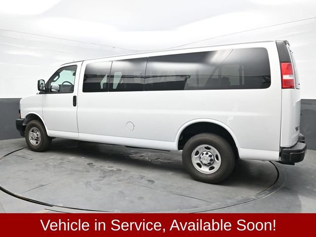 Used 2024 Chevrolet Express 3500 LS RWD image 4