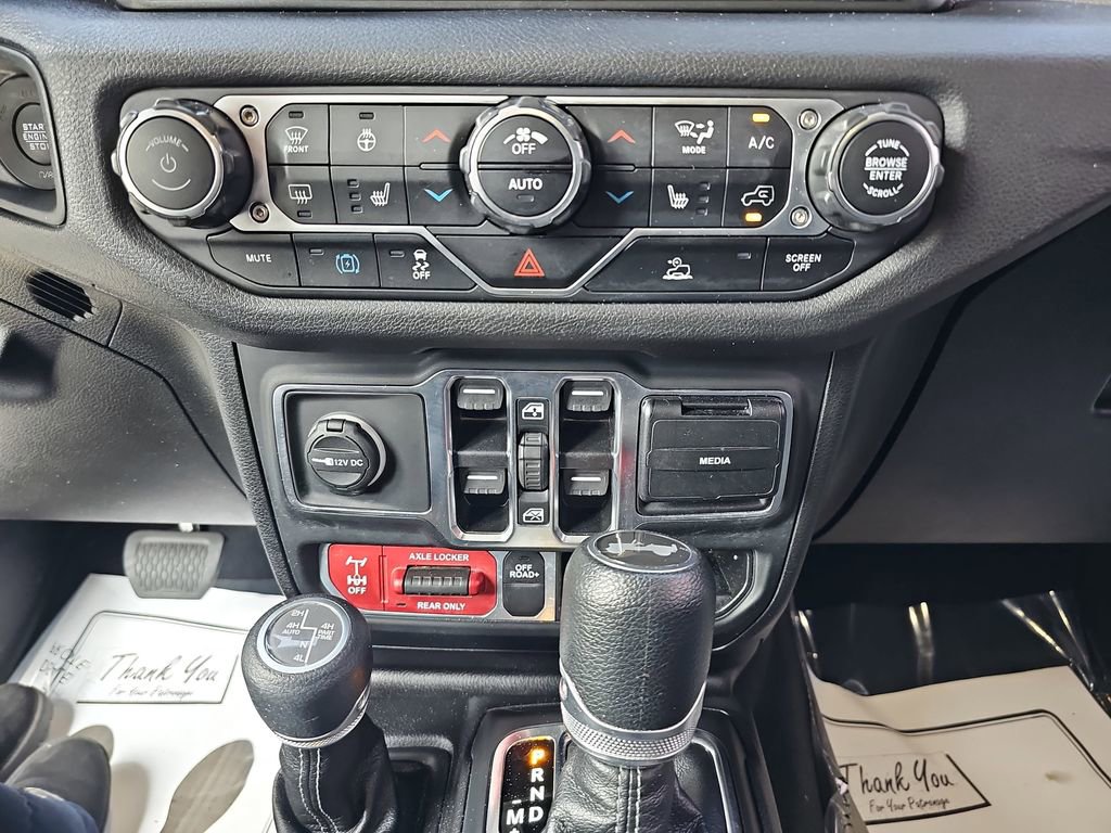 Used 2024 Jeep Wrangler Unlimited image 33