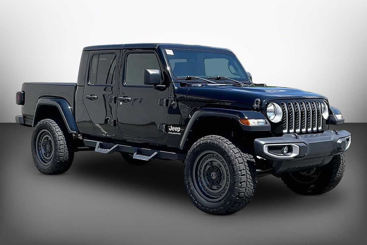 Used 2023 Jeep Gladiator Overland AWD/4WD image 2