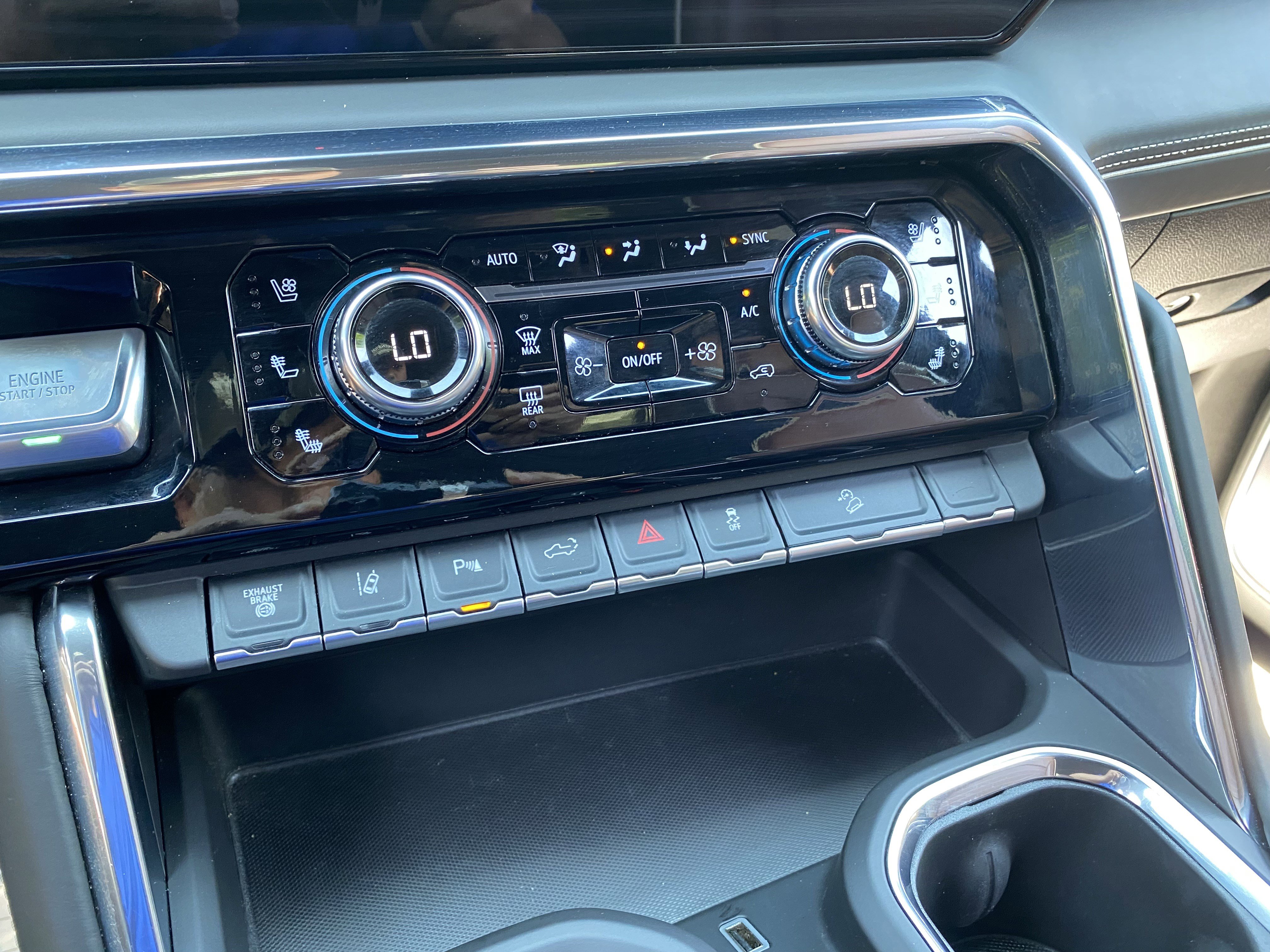 Used 2025 GMC Sierra 2500 Denali Ultimate image 32