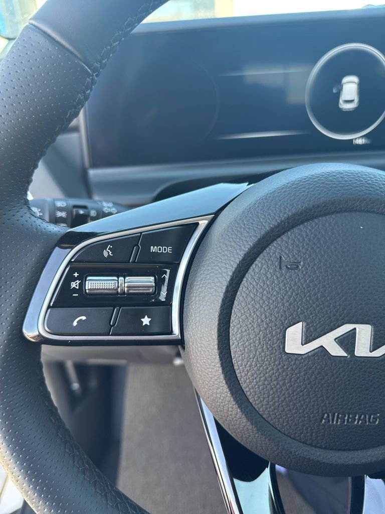 Used 2026 Kia Seltos SX w/ SX Sunroof Package image 16