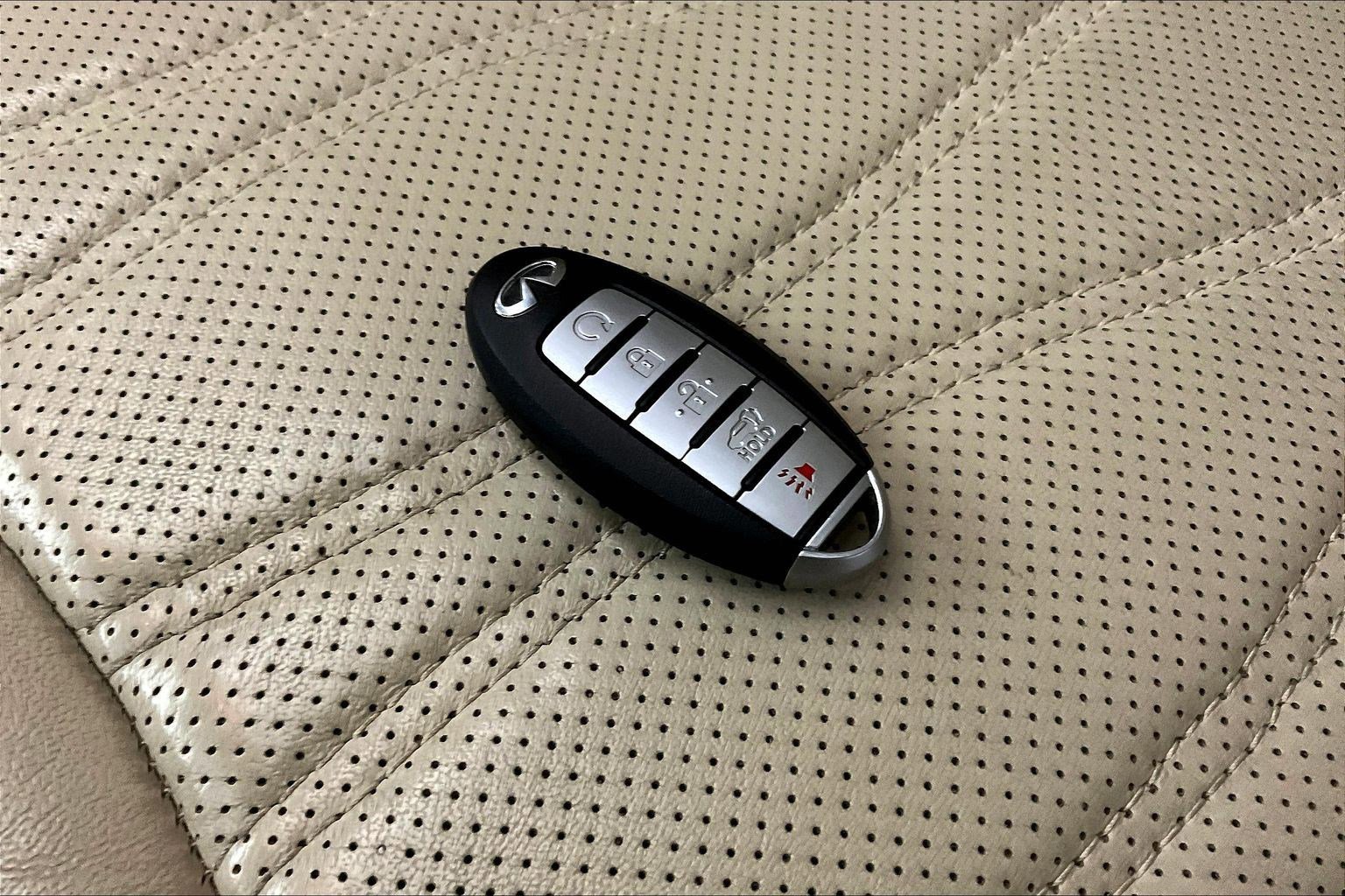 Used 2018 INFINITI QX60 Luxe w/ Deluxe Technology Package image 32