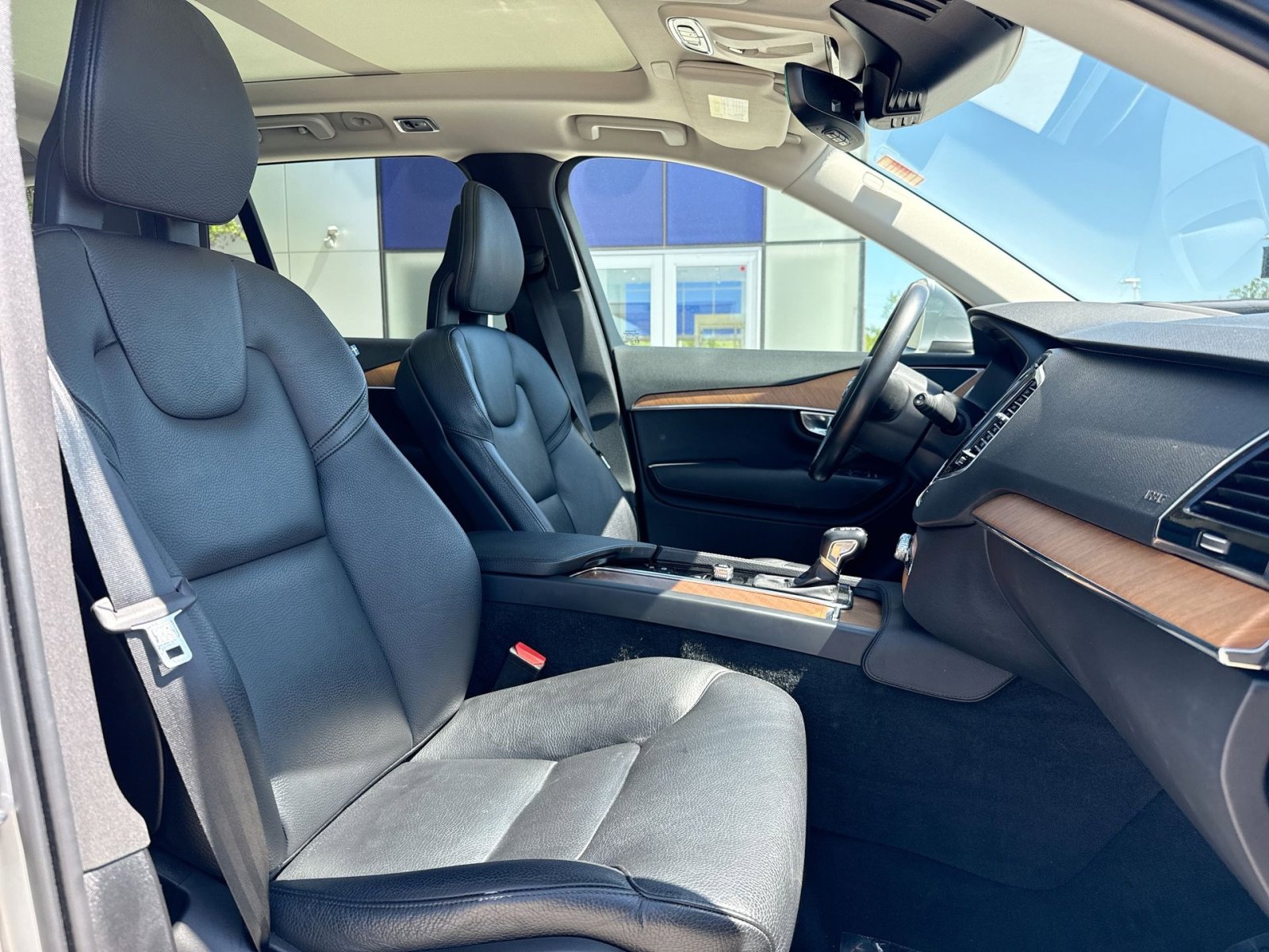 Certified 2021 Volvo XC90 T6 Momentum w/ Advanced Package AWD/4WD image 36