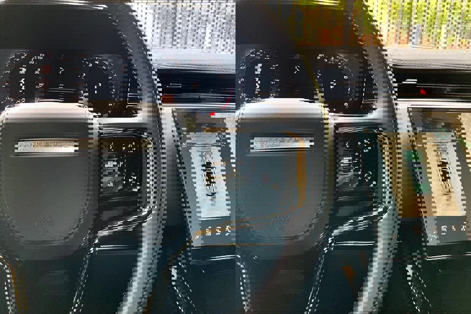 Used 2025 Land Rover Range Rover Sport Dynamic SE image 24