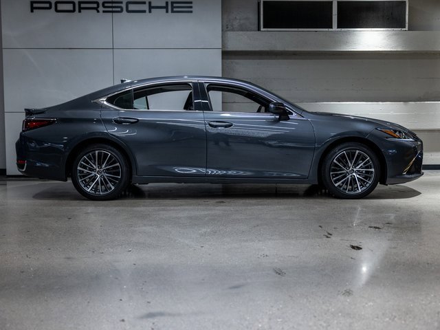 Used 2025 Lexus ES 300h w/ Premium Package image 14