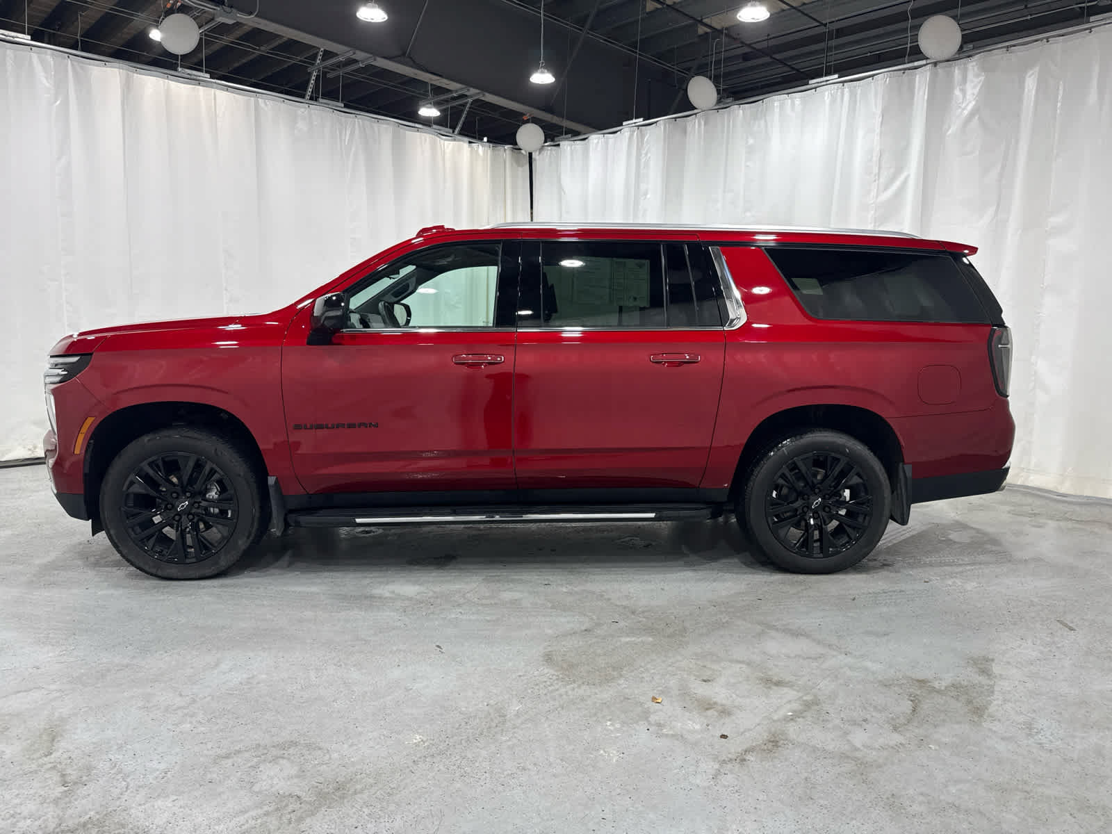 Certified 2025 Chevrolet Suburban Premier AWD/4WD image 2