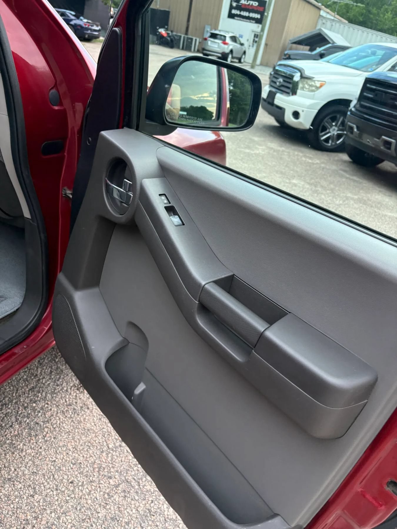 Used 2014 Nissan Xterra S AWD/4WD image 29