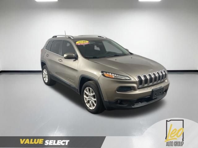 Used 2016 Jeep Cherokee Latitude w/ Comfort/Convenience Group AWD/4WD image 8