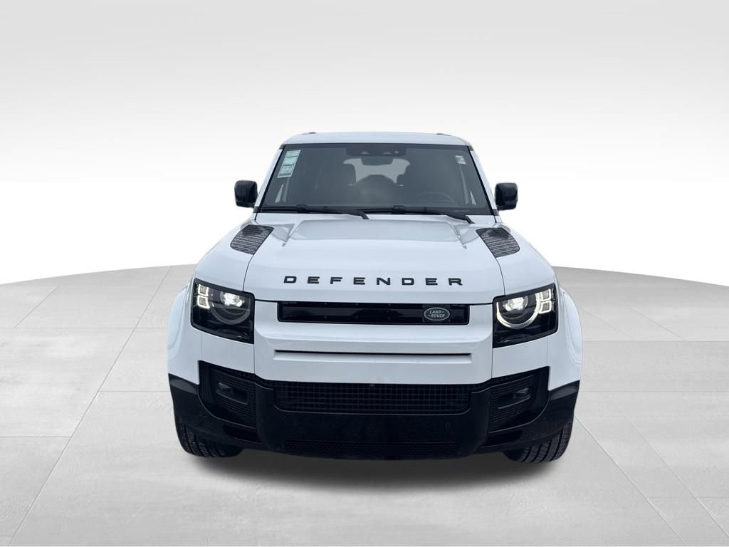 New 2025 Land Rover Defender 130 X-Dynamic SE image 4