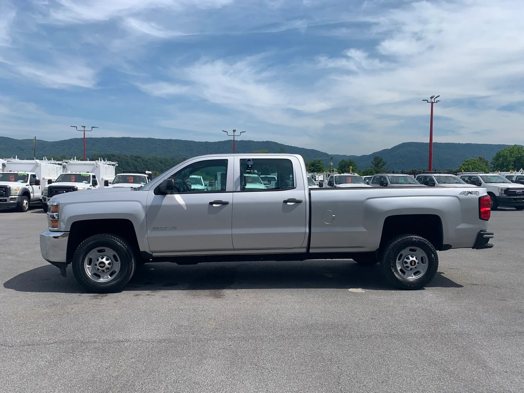 Used 2015 Chevrolet Silverado 2500 W/T AWD/4WD image 5