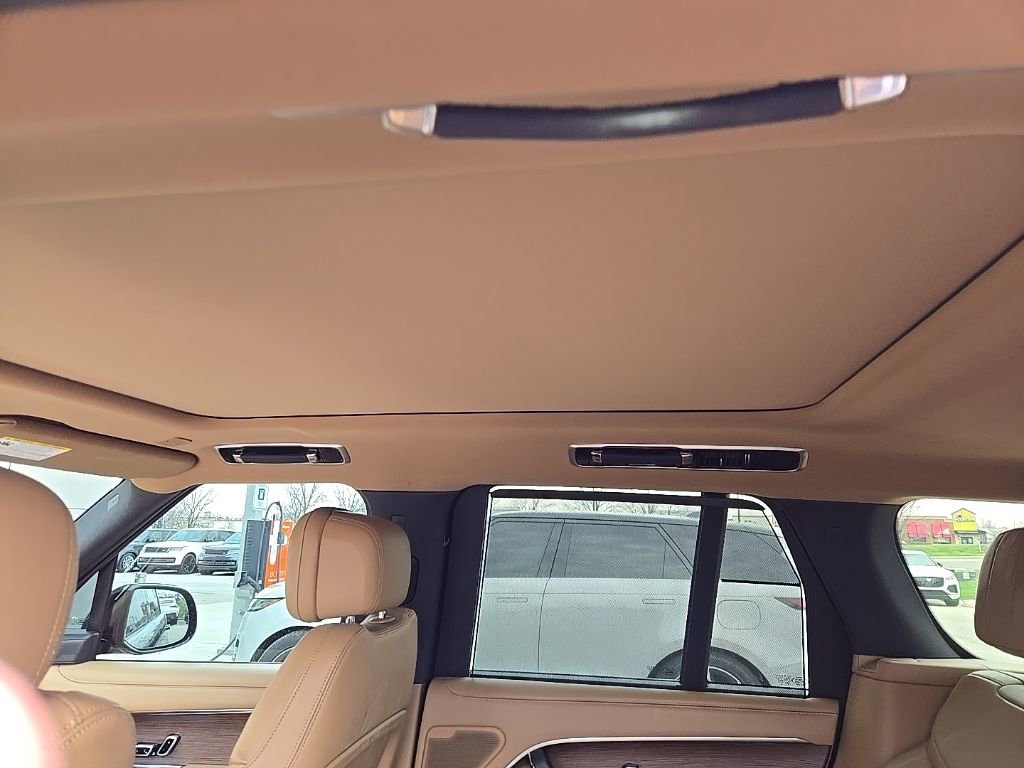 Used 2023 Land Rover Range Rover SE image 15