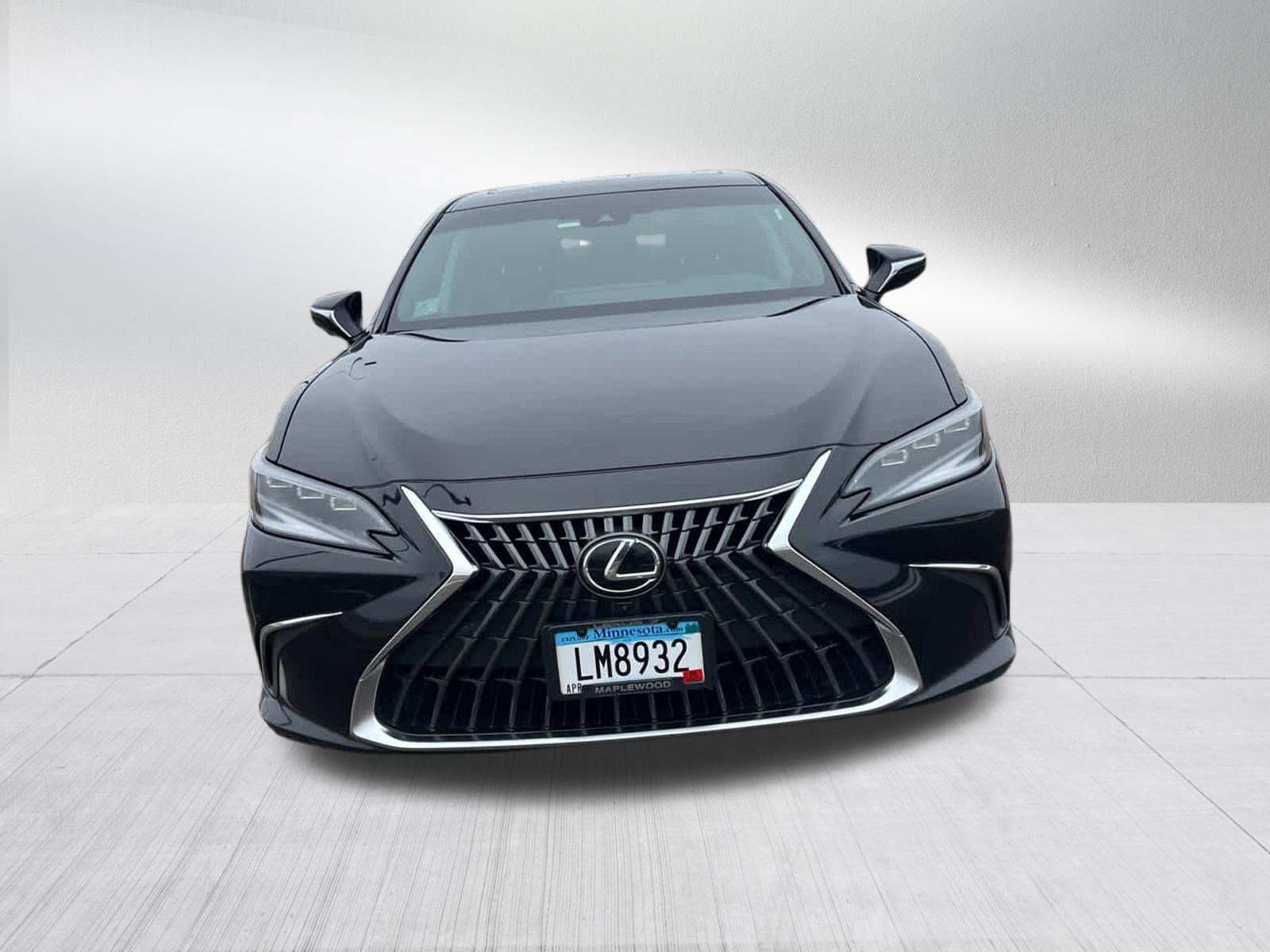 Used 2023 Lexus ES 300h Ultra Luxury w/ Accessory Package (Z1) FWD image 2