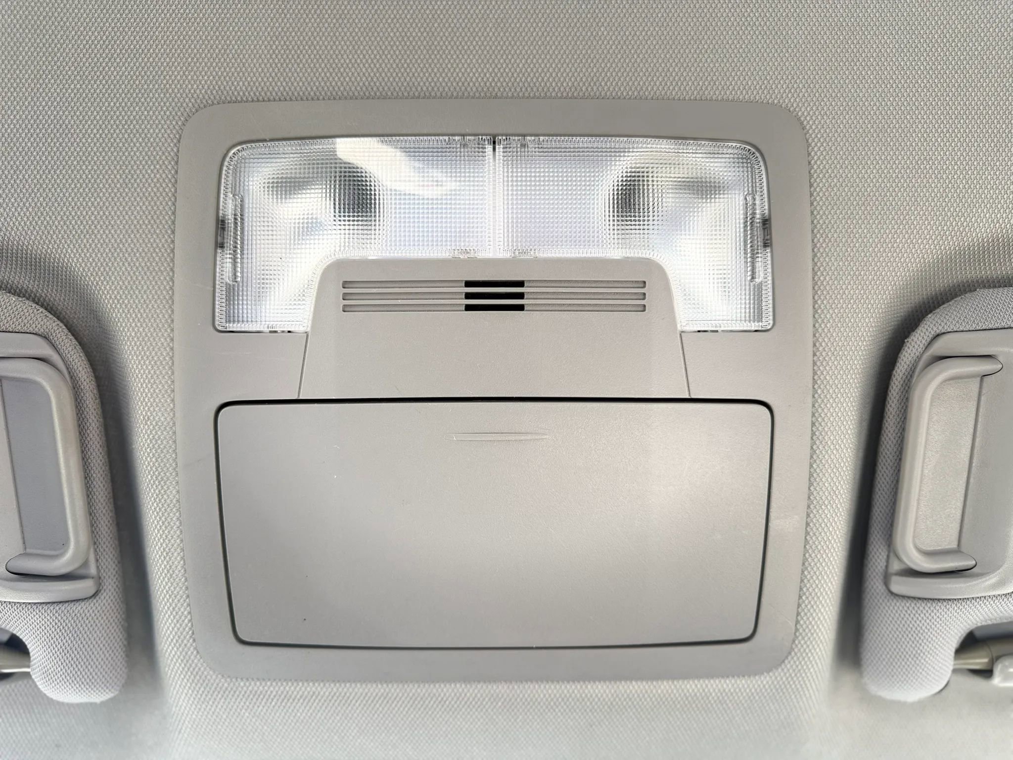 Used 2014 Toyota Camry LE image 24