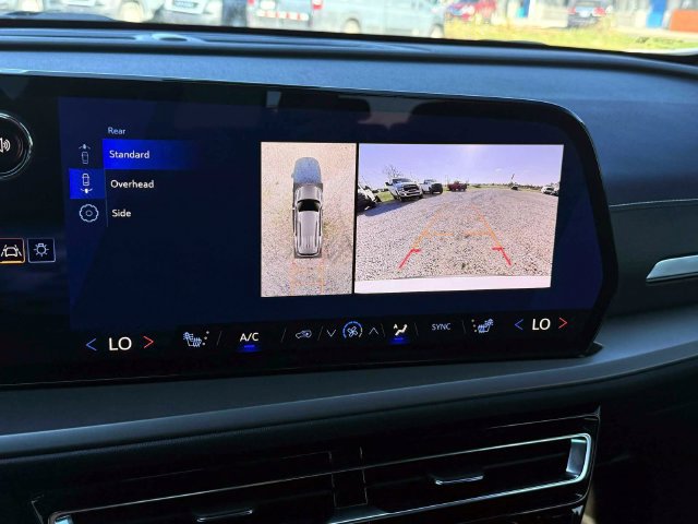 Used 2024 Chevrolet Traverse LS AWD/4WD image 28