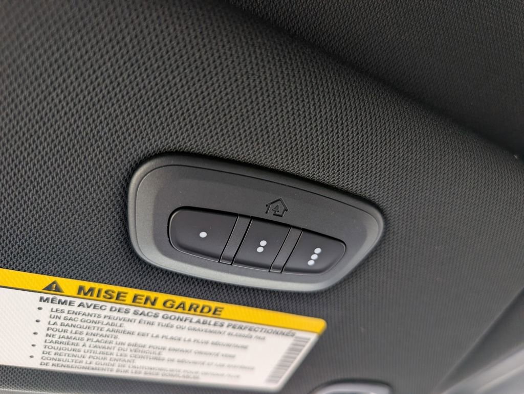 New 2026 Chrysler Pacifica Select AWD/4WD image 37