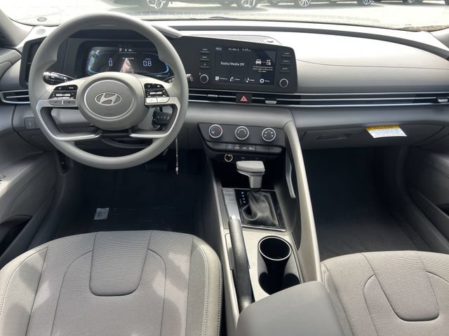 New 2026 Hyundai Elantra SE FWD image 15