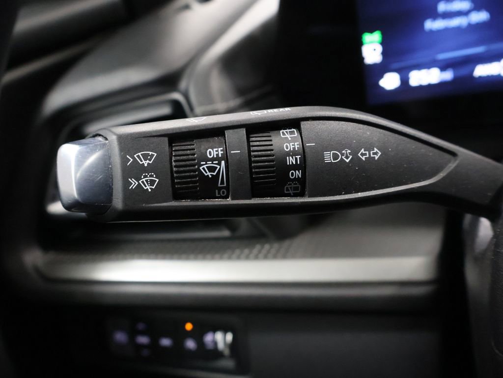 Used 2024 Chevrolet Traverse LT image 37