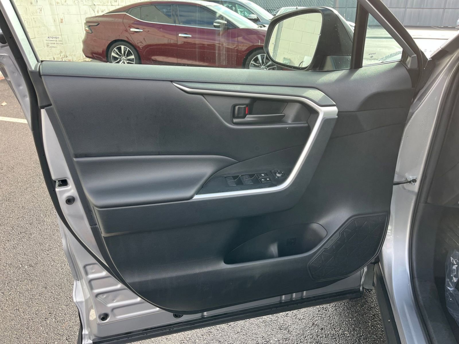 Used 2025 Toyota RAV4 LE image 20