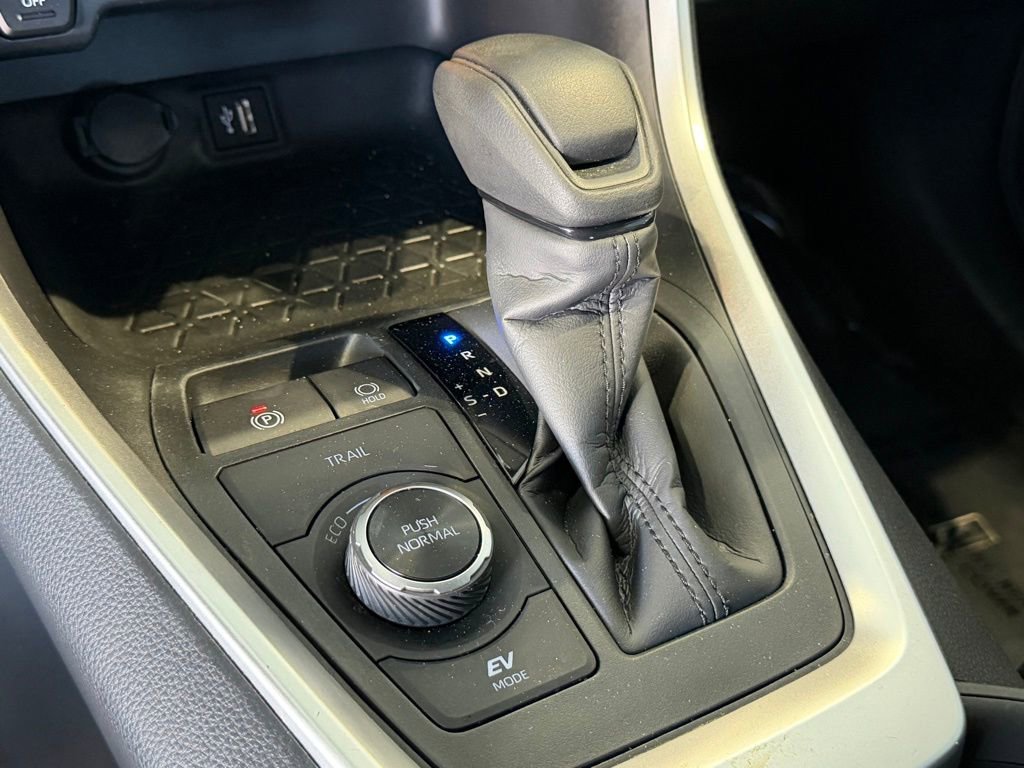Certified 2025 Toyota RAV4 XLE image 26