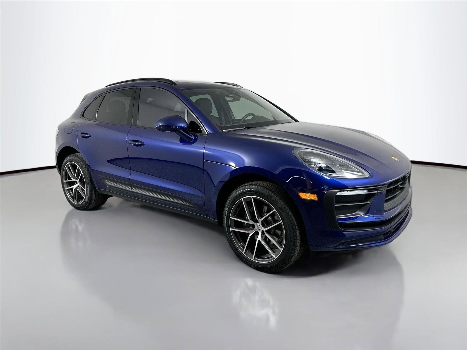 Certified 2026 Porsche Macan Turbo AWD/4WD image 9