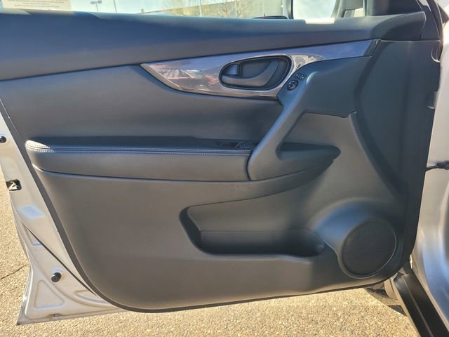 Used 2020 Nissan Rogue S image 18