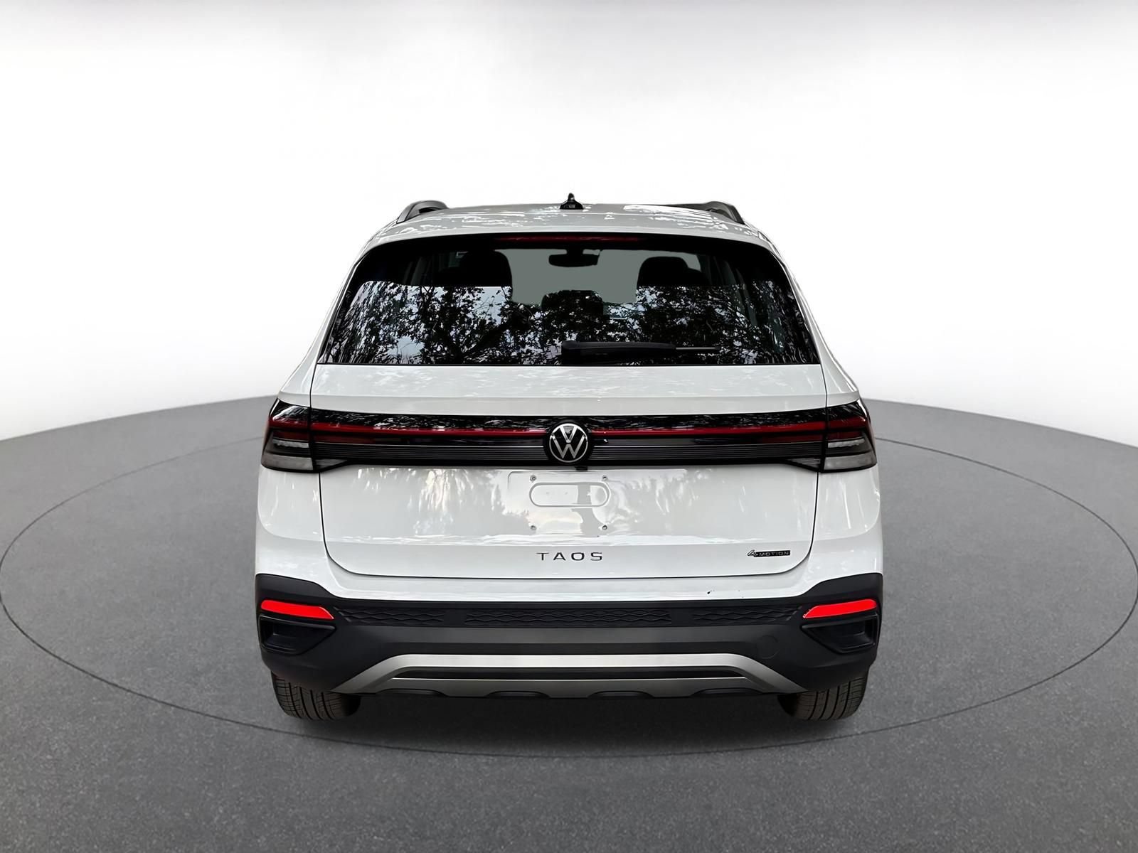 Used 2025 Volkswagen Taos S AWD/4WD image 7