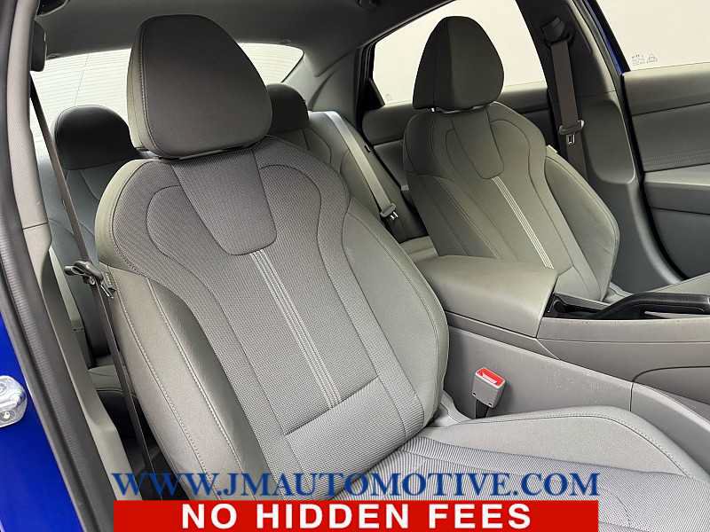 Used 2024 Hyundai Elantra SE FWD image 20