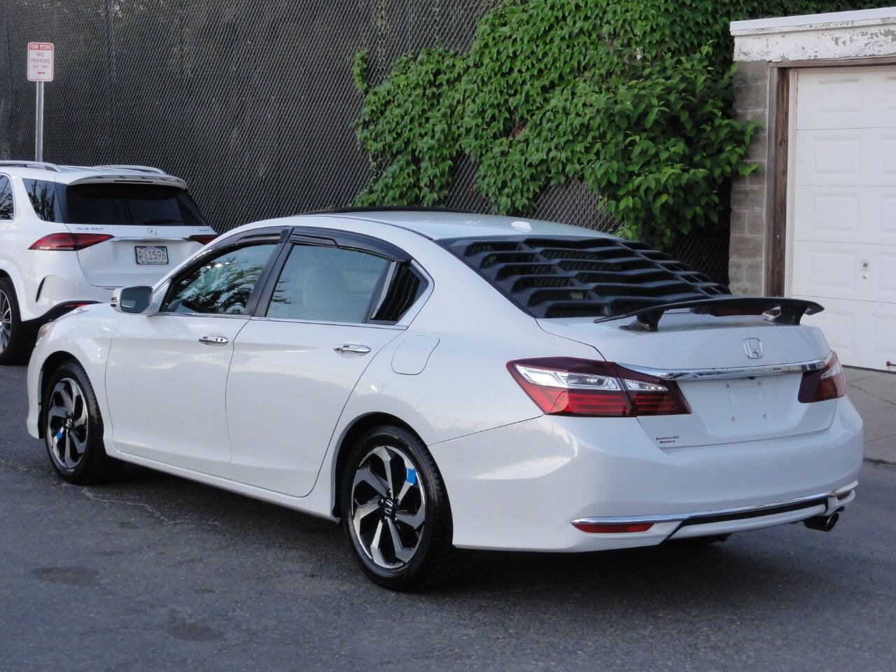 Used 2017 Honda Accord EX-L image 4