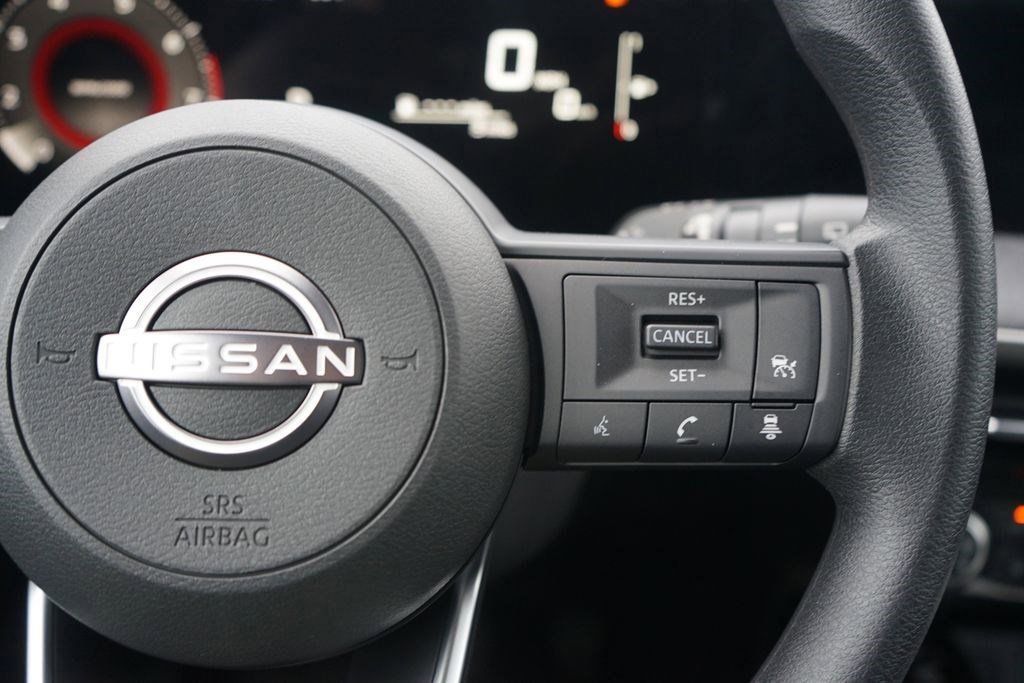 Used 2025 Nissan Kicks SV image 14