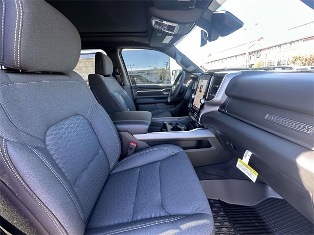 New 2026 RAM 1500 4x4 Crew Cab image 35